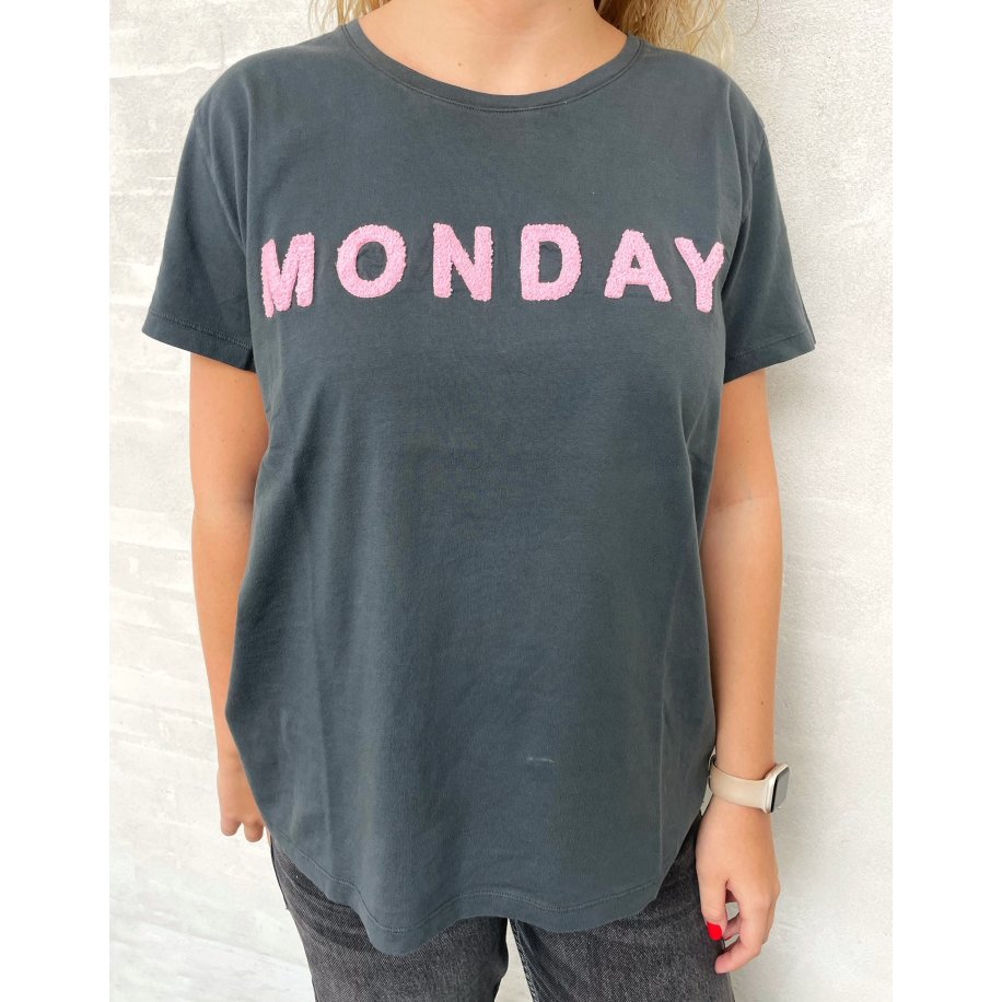 T-shirt Monday
