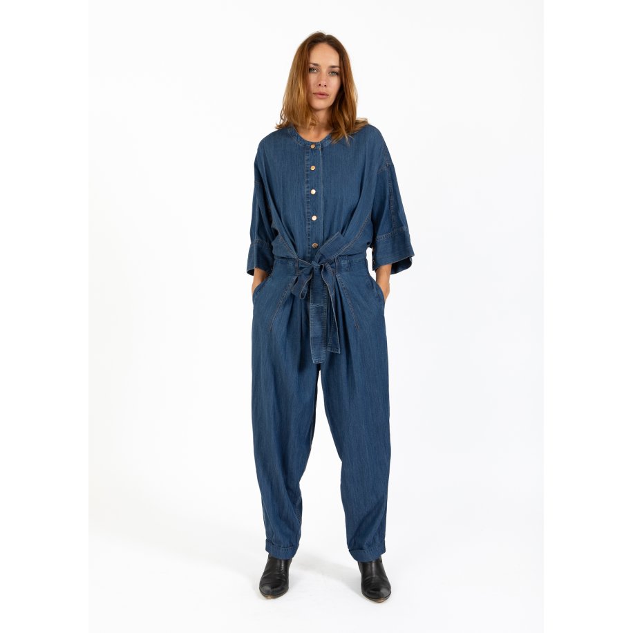 Pantssuit