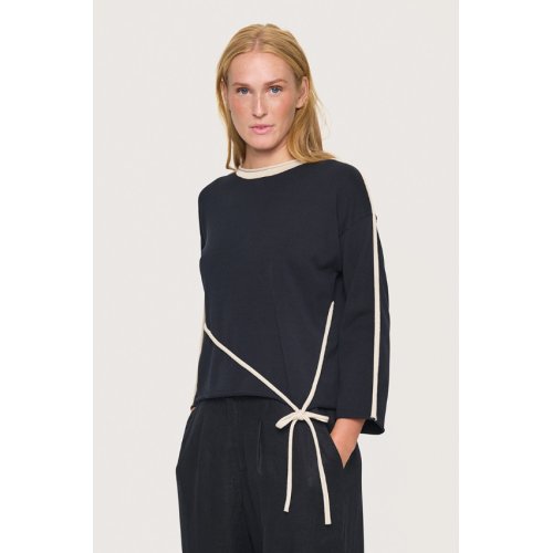 Saku Blouse